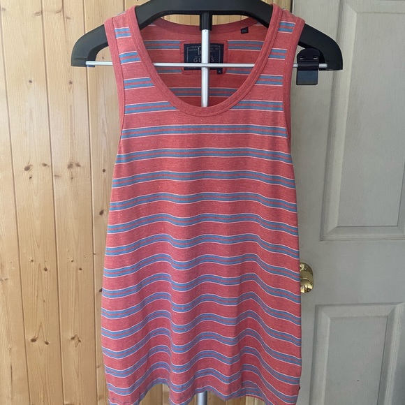 Xl guess tank top - Picture 1 of 2